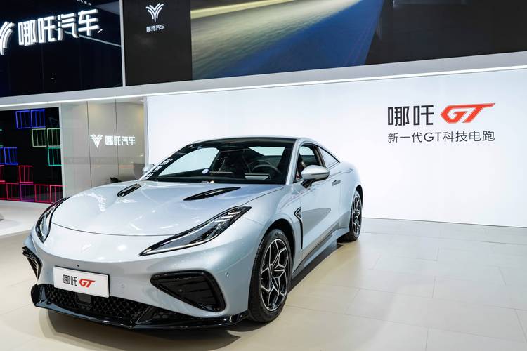 广州天河区翔思联企业管理咨询哪吒汽车在智能汽车领域的表现，领途汽车在新能源汽车市场中的影响力